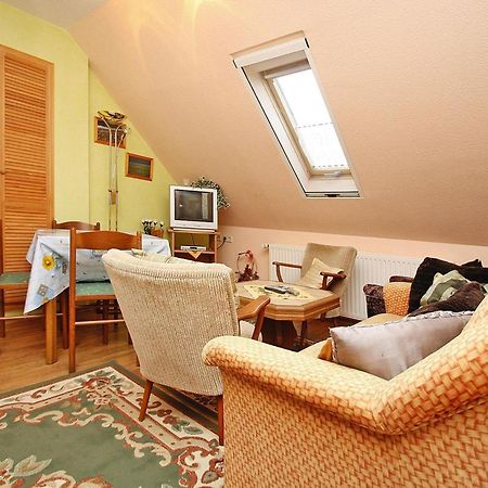 Apartment In Luckaitztal Gossda With Parking Space Luaran gambar