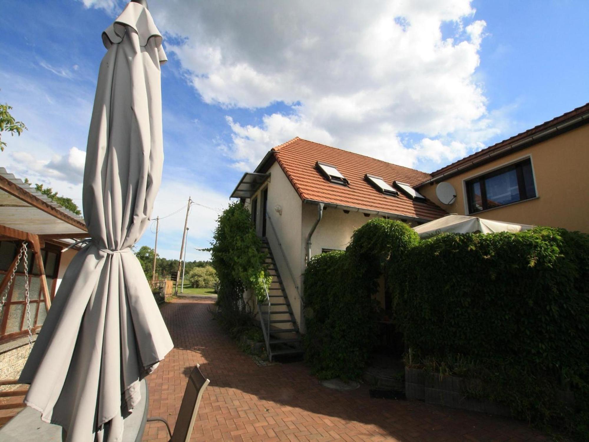 Apartment In Luckaitztal Gossda With Parking Space Luaran gambar