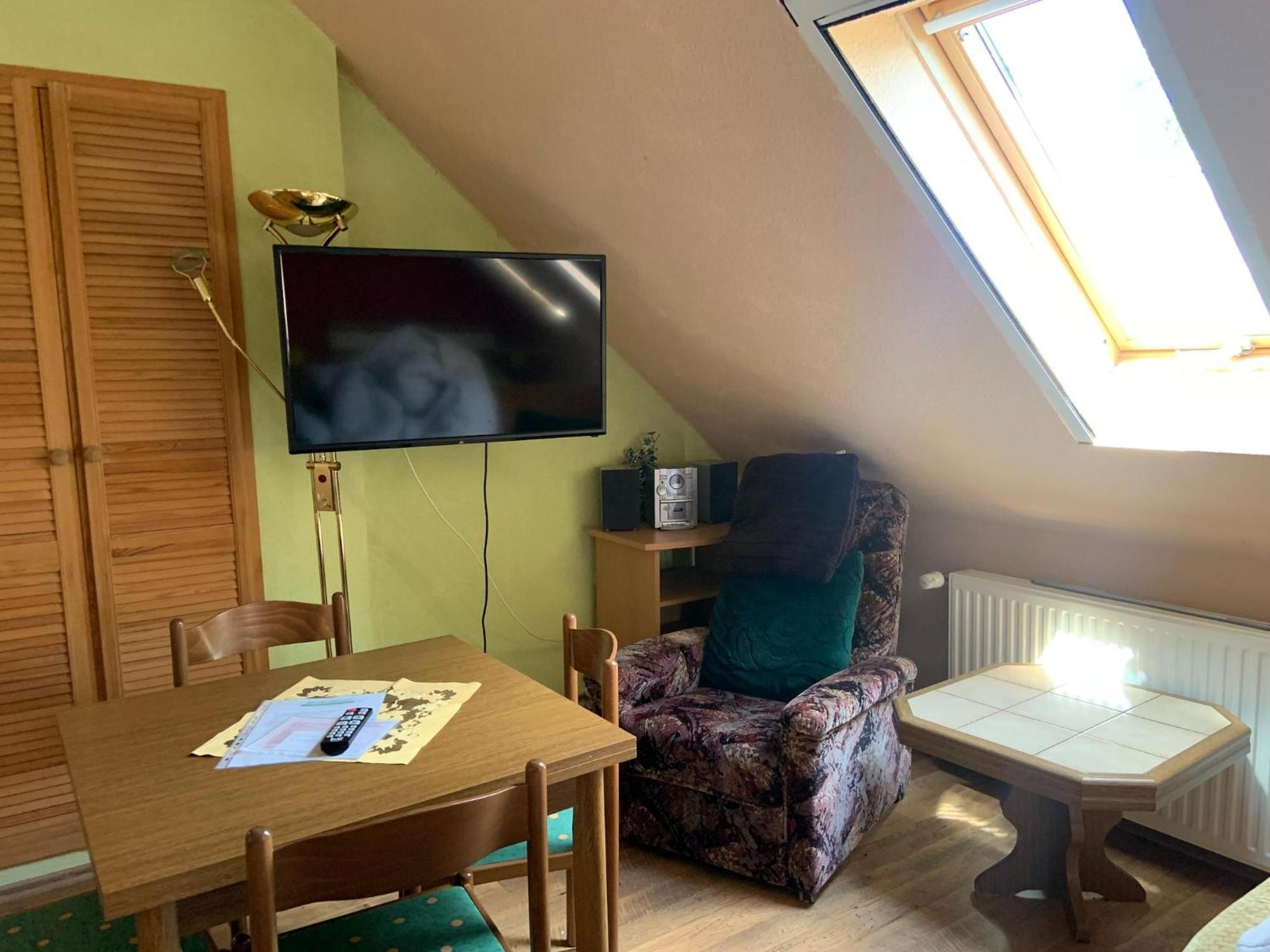 Apartment In Luckaitztal Gossda With Parking Space Luaran gambar